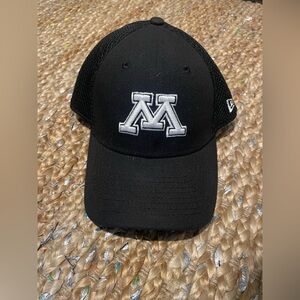 New Era Mens Univ of MN Gopher Hat L-XL